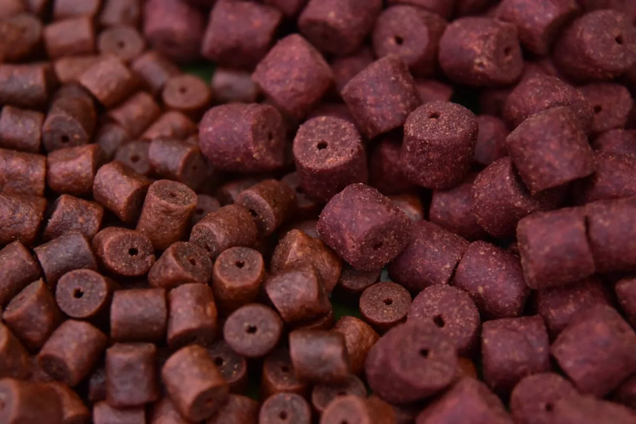 DYNAMITE Big Fish River Barbel Pellets 1.8kg