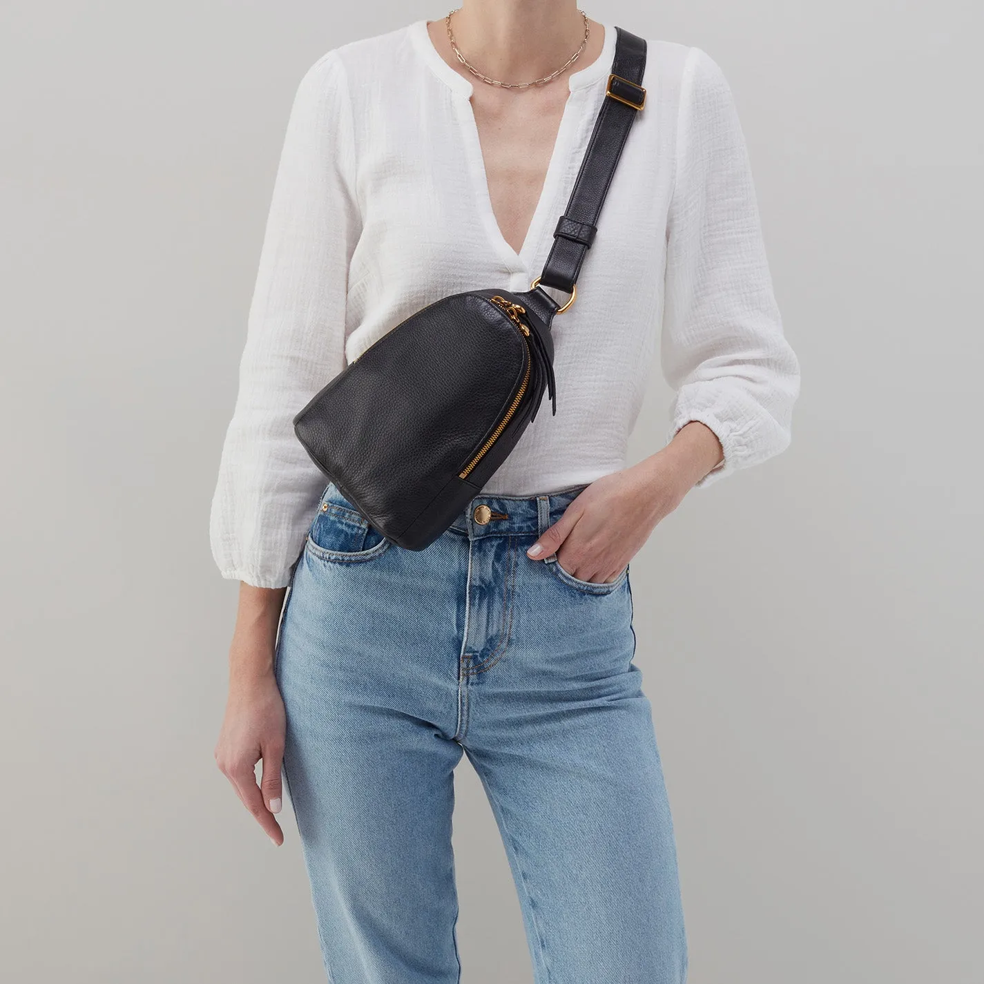 Fern Sling In Pebbled Leather - Midnight Teal