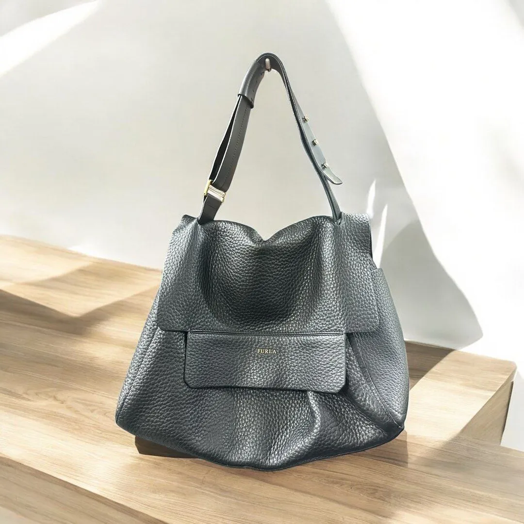 Furla Shoulder Bag (H29 x L36  x W11 cm)