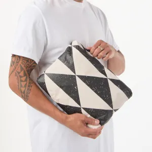 Kona Nui Mid Pouch Black/Sandstone