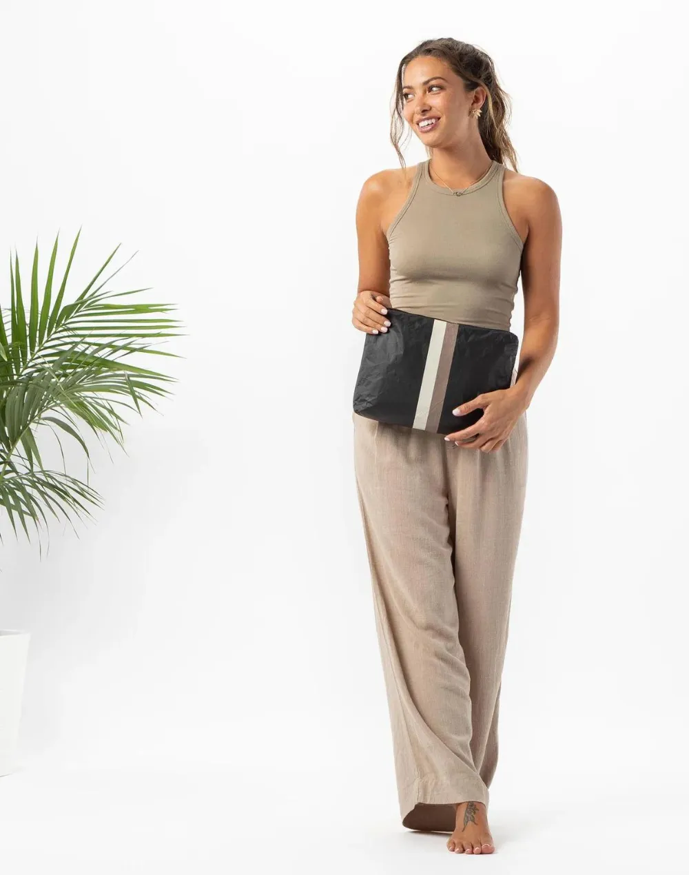 Le Voyageur Mid Size Pouch