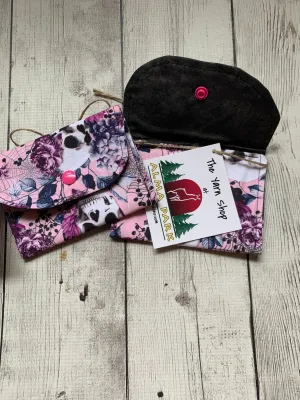 Notions Pouch by Rose (double pocket) -  SKULLS and ROSES / Black