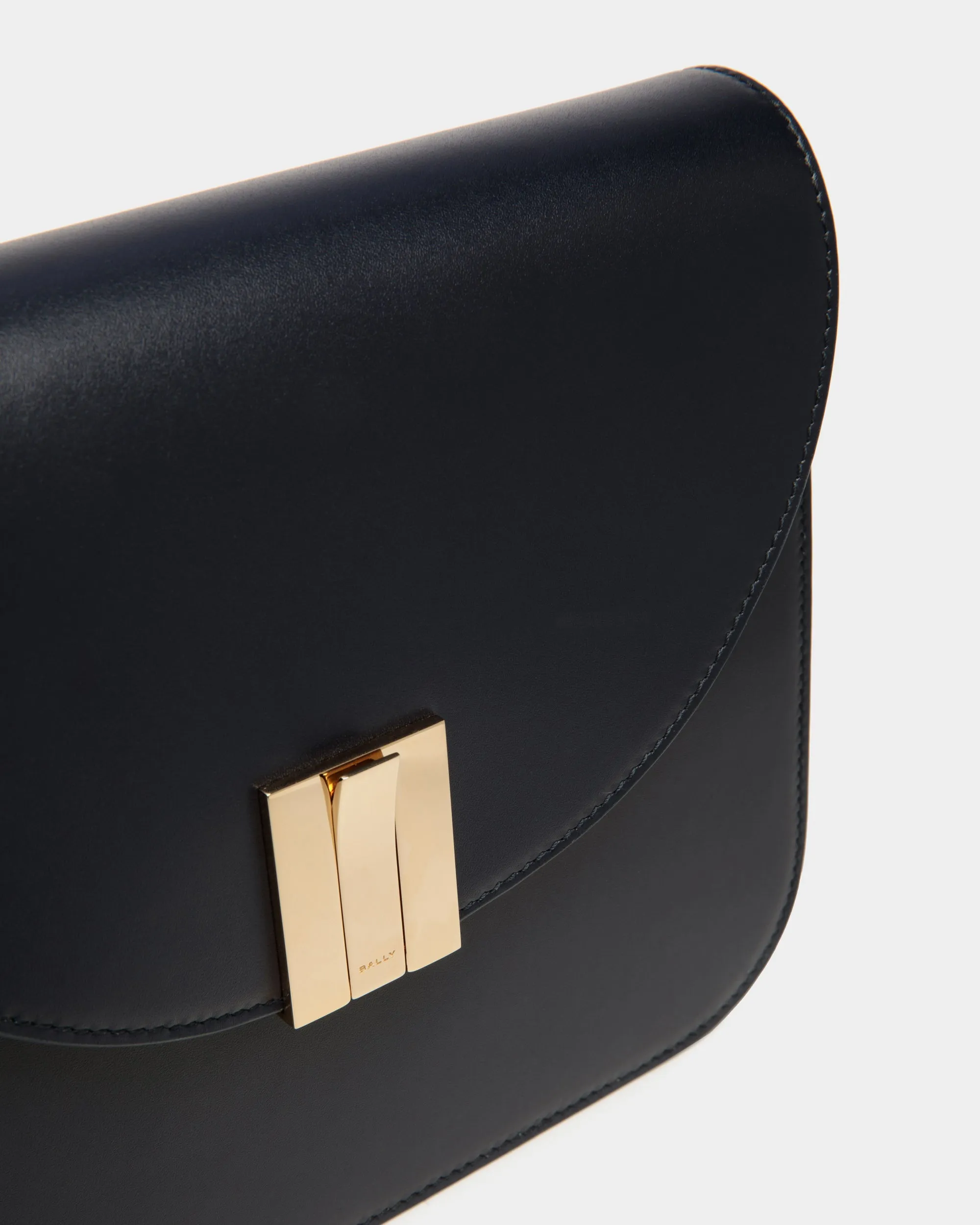 Ollam Flap - Cross Body