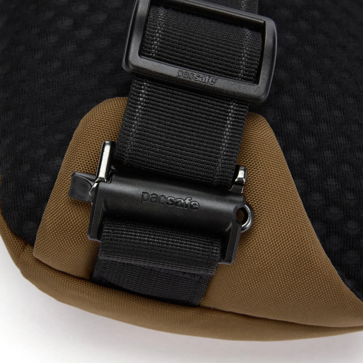 Pacsafe® V anti-theft action sling pack