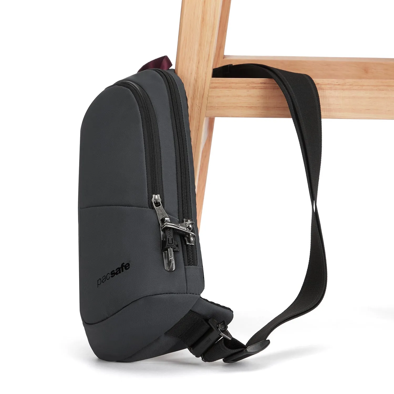 Pacsafe® V anti-theft action sling pack