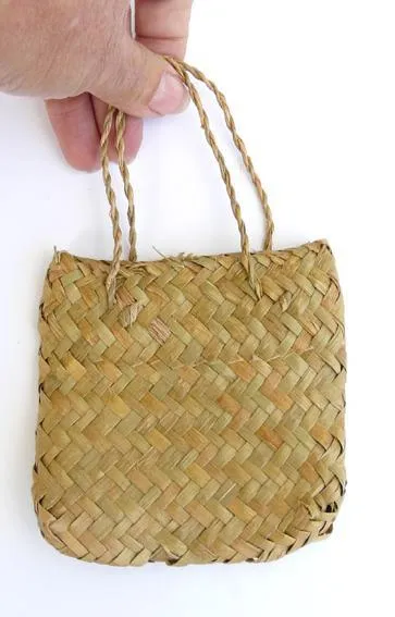 Small Flax Kete Bag 10 x 10cm