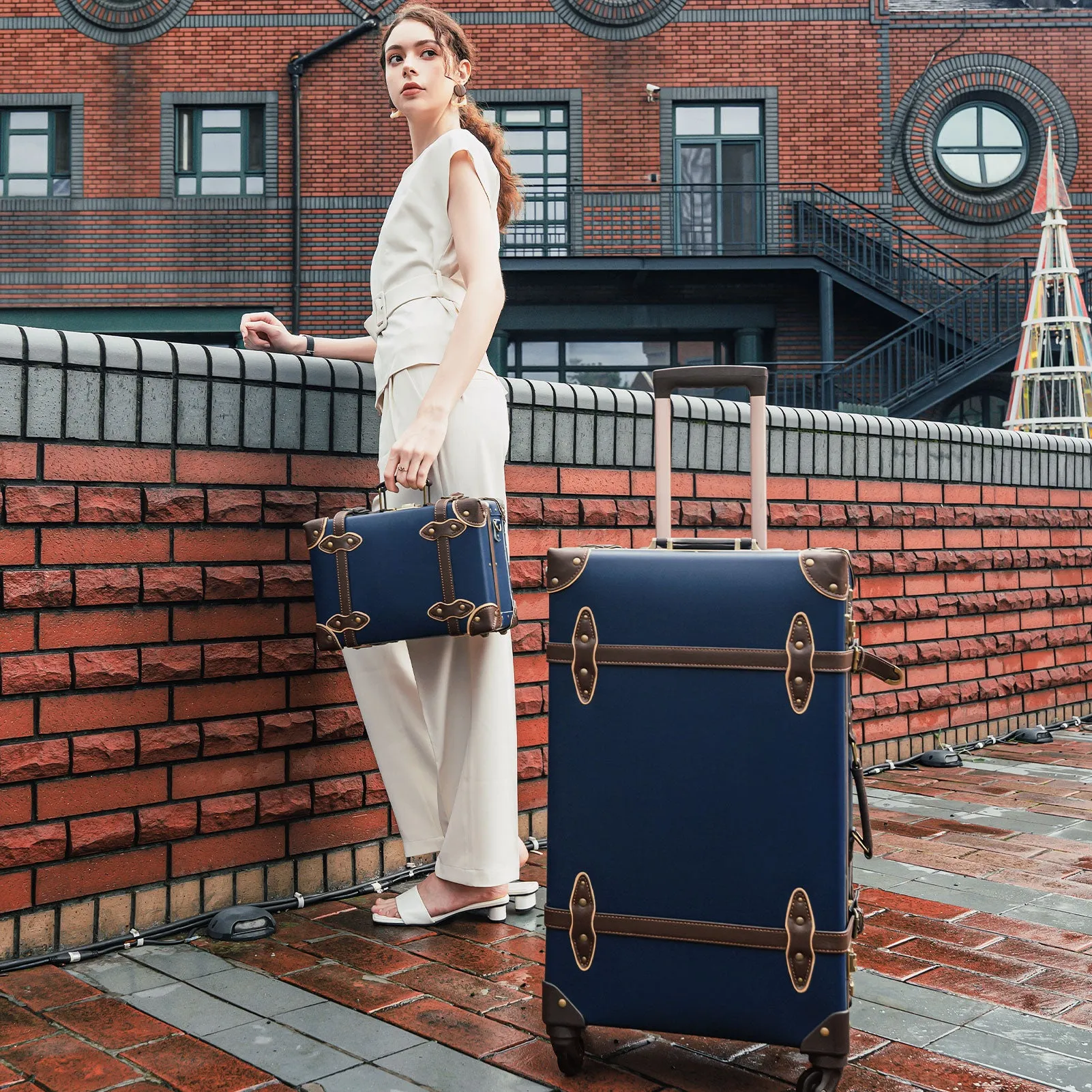 urecity Vintage leather-trimmed luggages 2 Pack
