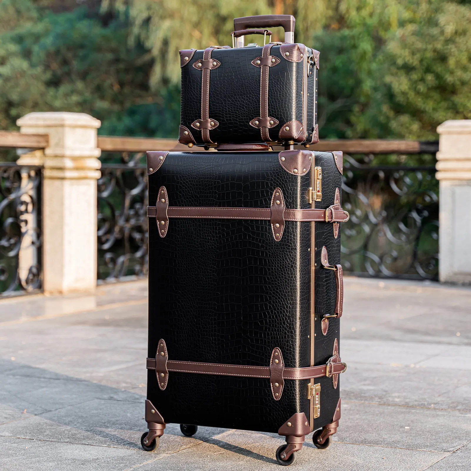 urecity Vintage leather-trimmed luggages 2 Pack