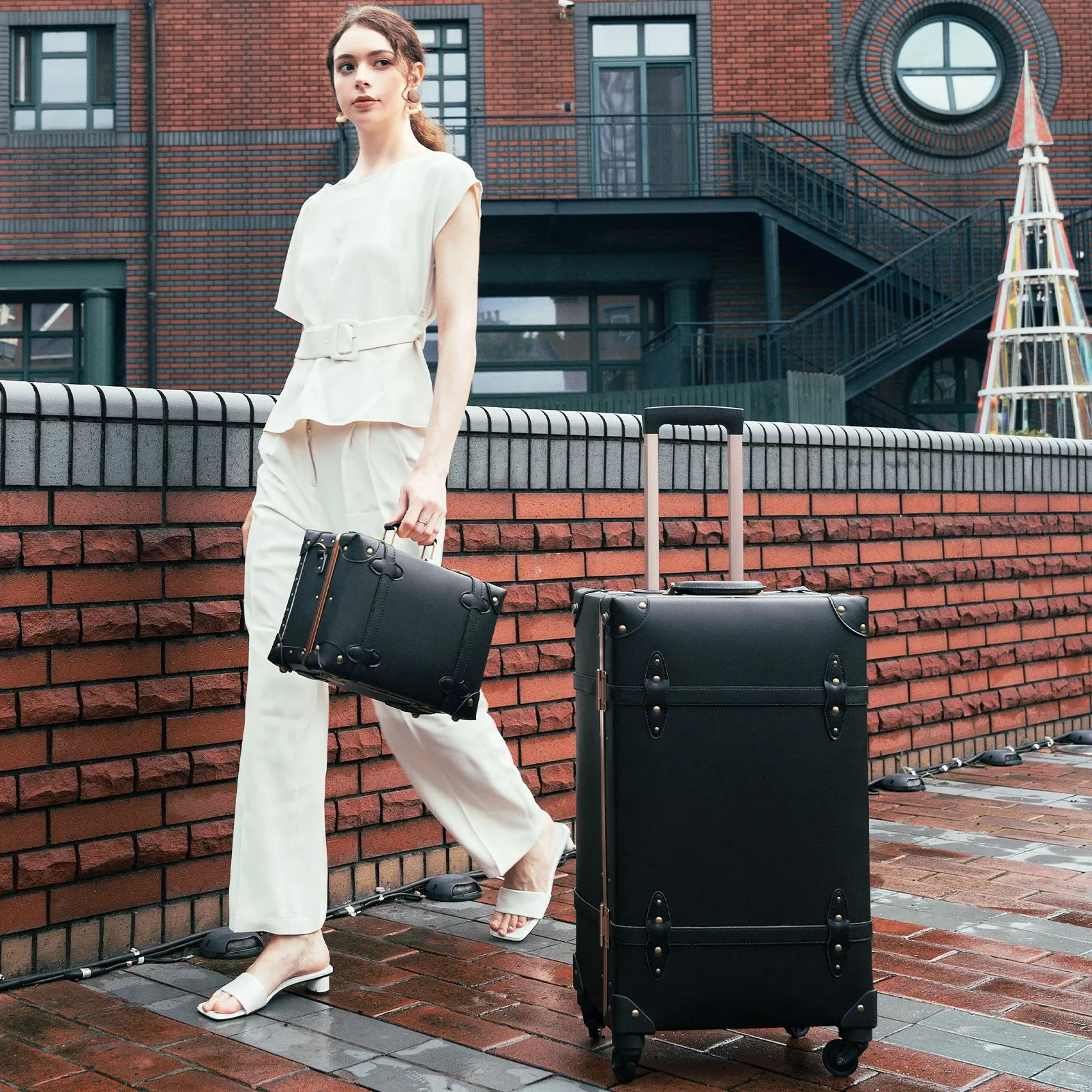 urecity Vintage leather-trimmed luggages 2 Pack